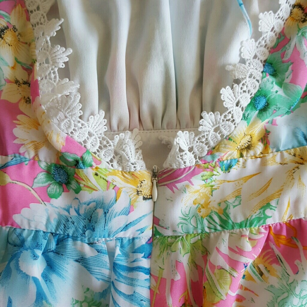 Cals Floral Print Romper with Lace Embellishment - Picture 8 of 8